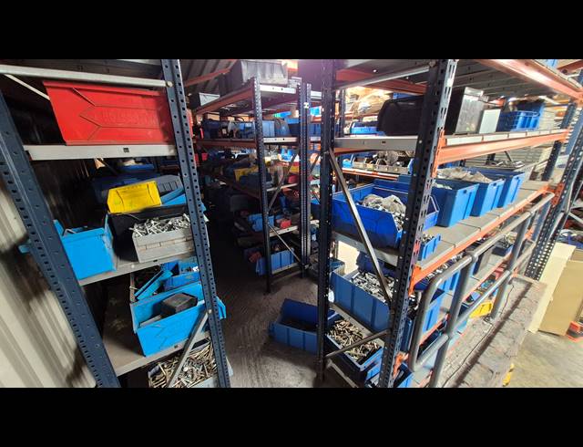 374M² FACTORY FOR SALE IN ANDERBOLT